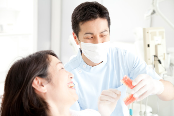 むし歯治療は「あかざわ歯科医院」へ